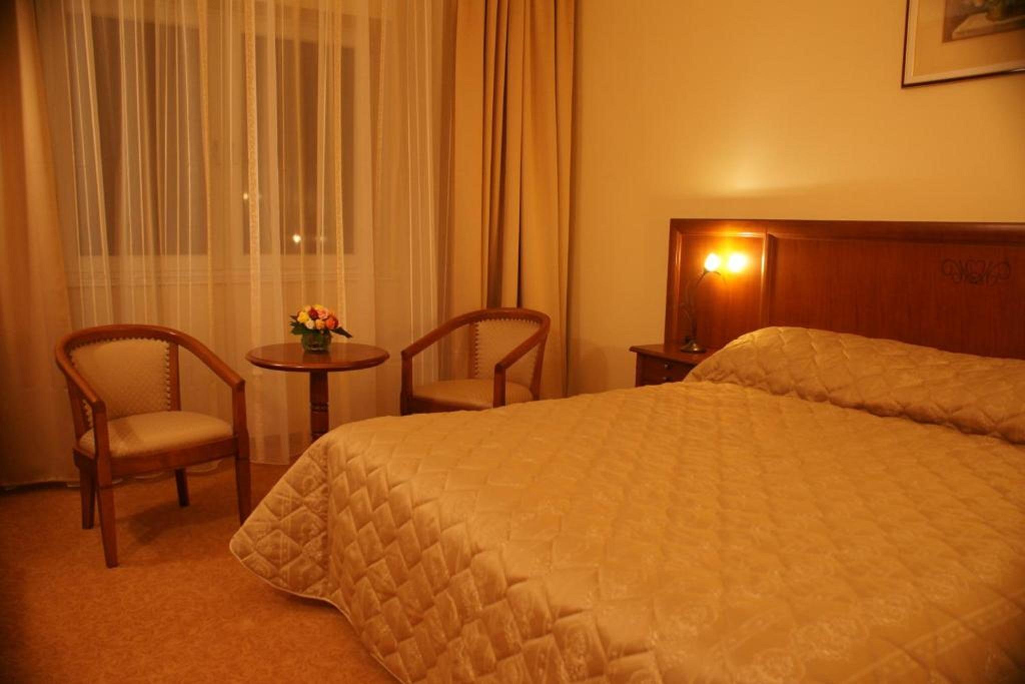 Hotel Maxim Oradea Luaran gambar