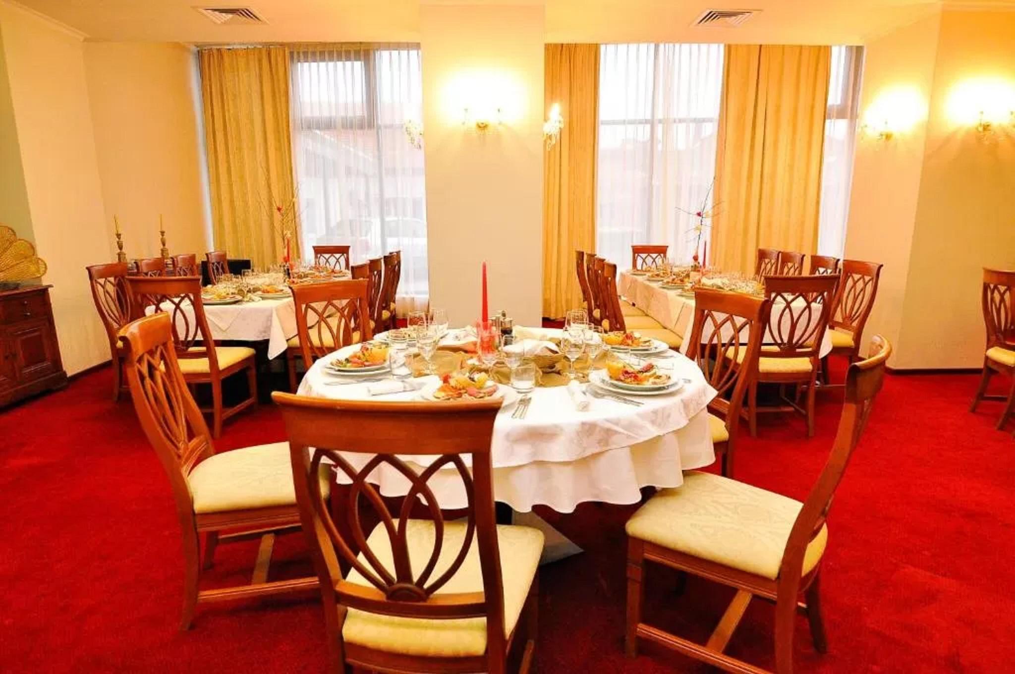 Hotel Maxim Oradea Luaran gambar
