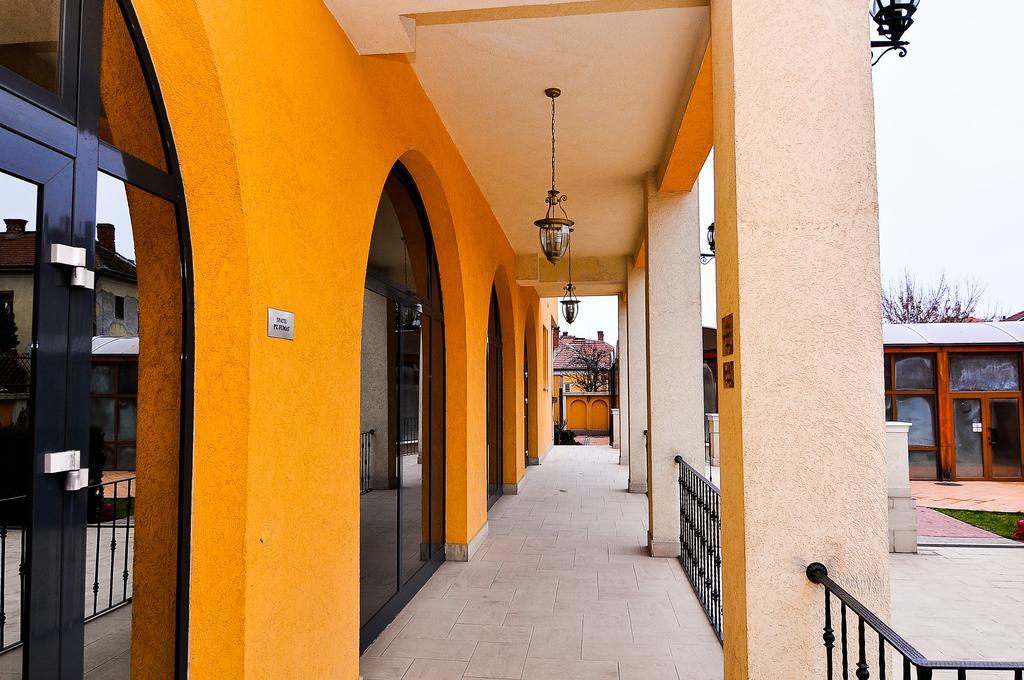 Hotel Maxim Oradea Luaran gambar