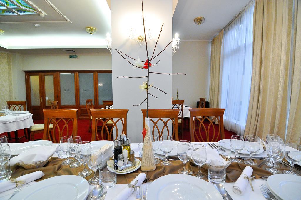 Hotel Maxim Oradea Luaran gambar