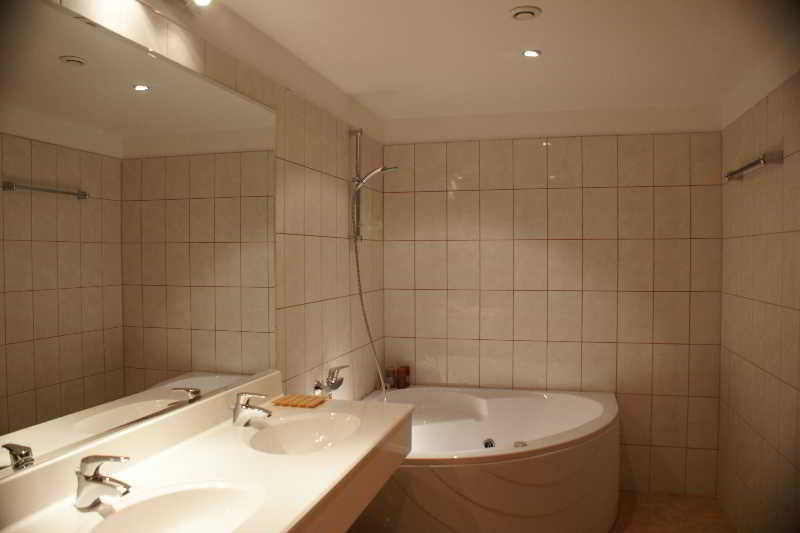 Hotel Maxim Oradea Luaran gambar
