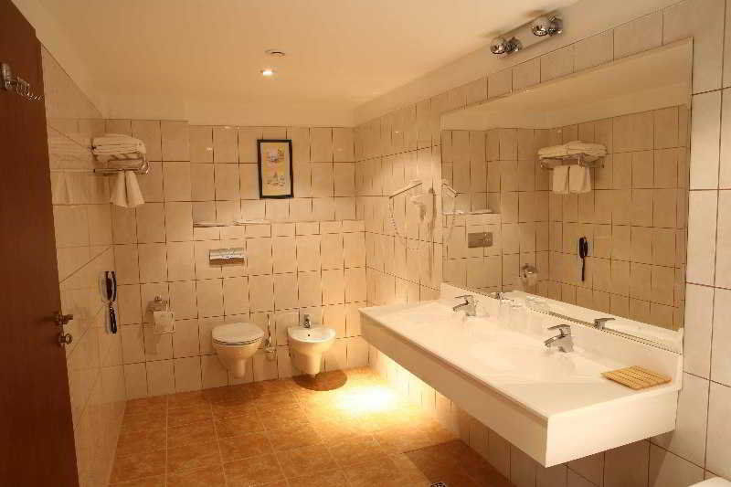 Hotel Maxim Oradea Luaran gambar