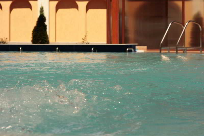 Hotel Maxim Oradea Luaran gambar